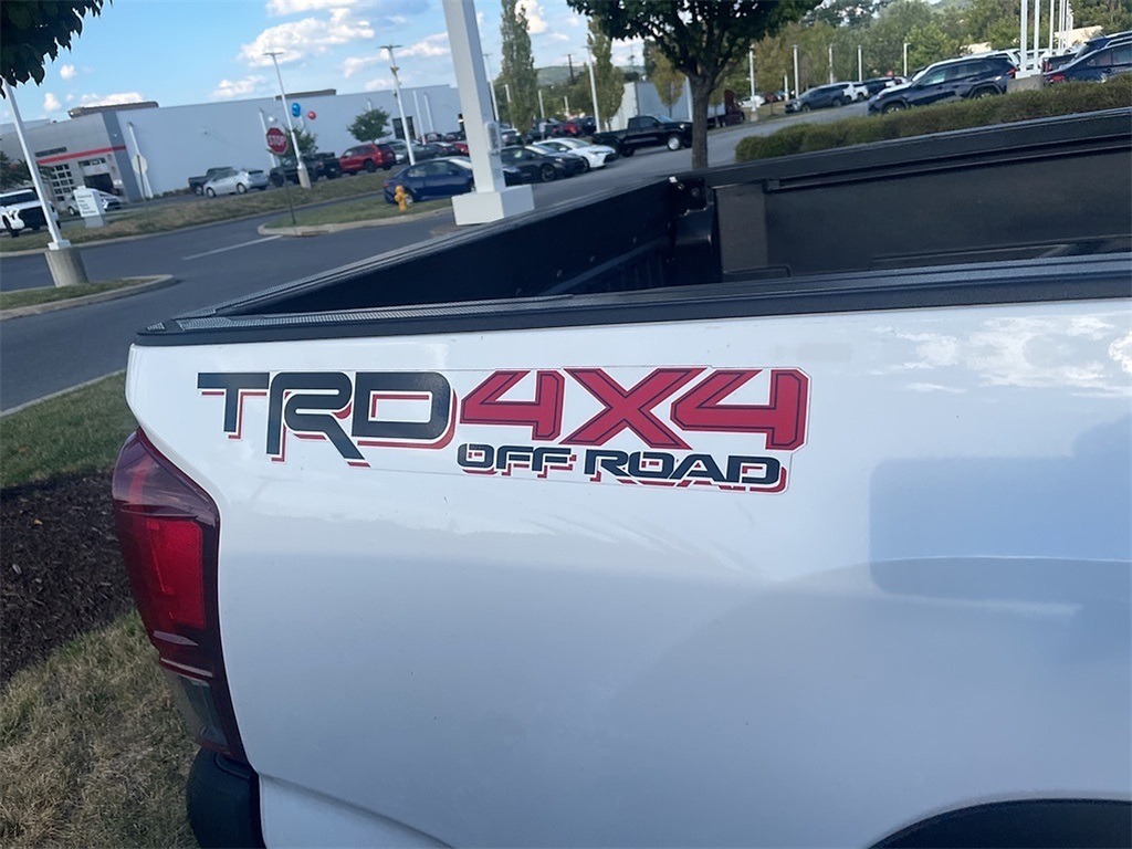 2019 Toyota Tacoma TRD Off-Road photo 4