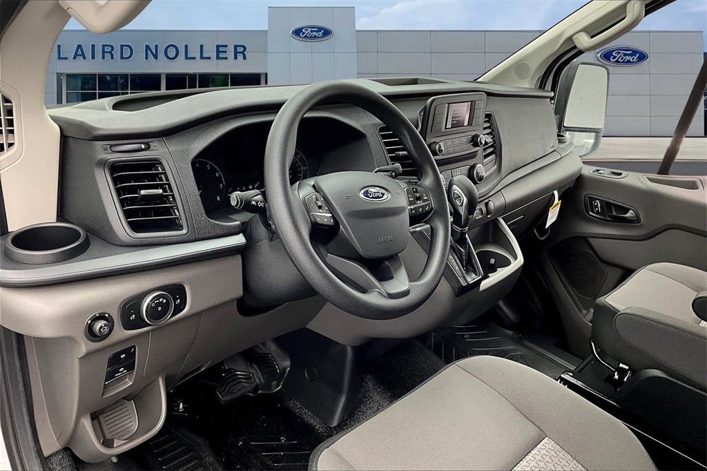 2025 Ford Transit Cargo Van photo 6