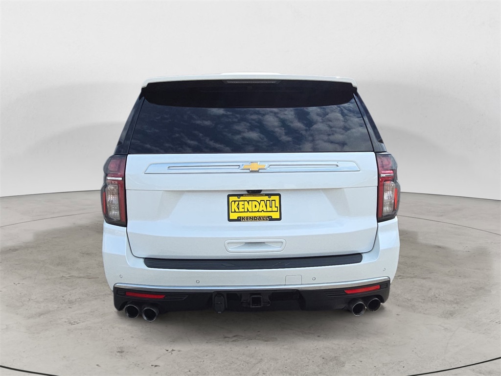 2021 Chevrolet Suburban High Country photo 3