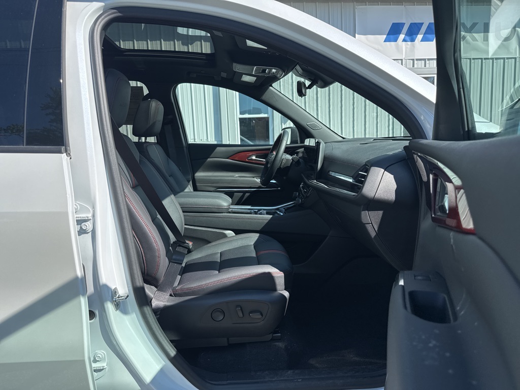 2024 Chevrolet Traverse RS photo 16