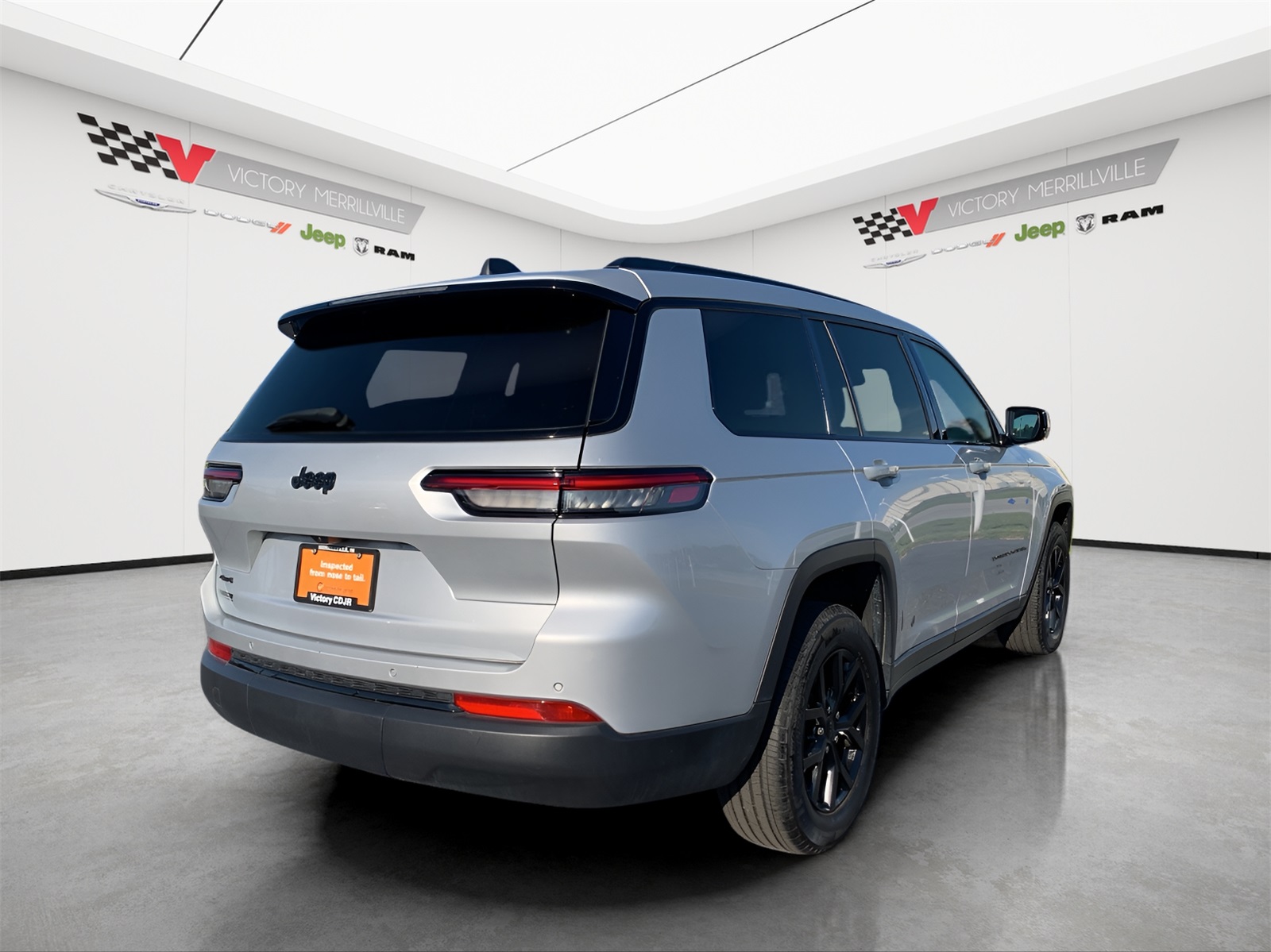 2024 Jeep Grand Cherokee Altitude photo 2