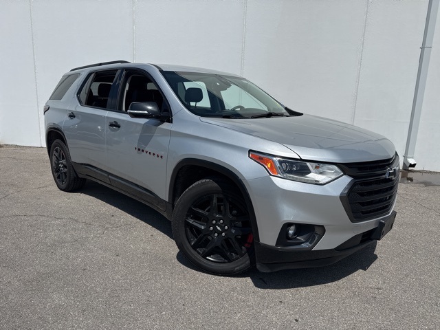 Used 2019 Chevrolet Traverse Premier with VIN 1GNEVKKW6KJ155287 for sale in Kansas City