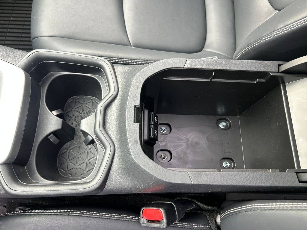 2020 Toyota RAV4 XLE Premium photo 26