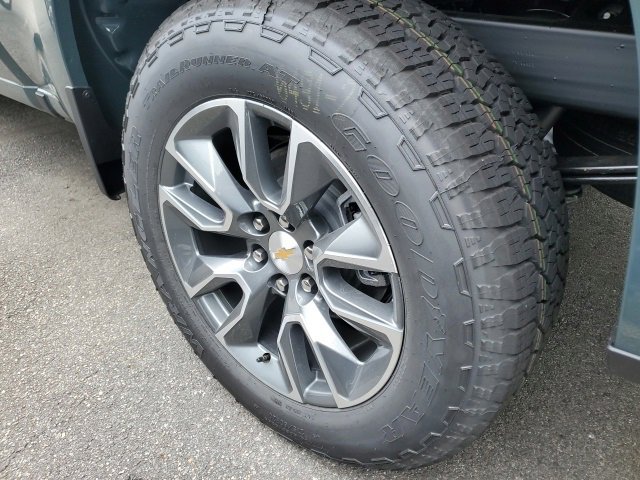 2026 Chevrolet Silverado 1500 LT photo 2