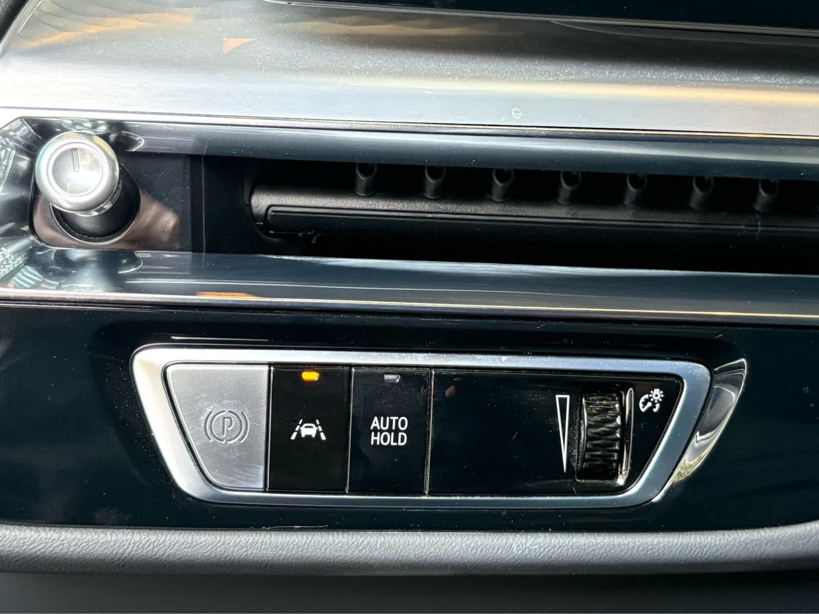 2024 Cadillac Lyriq Luxury photo 13