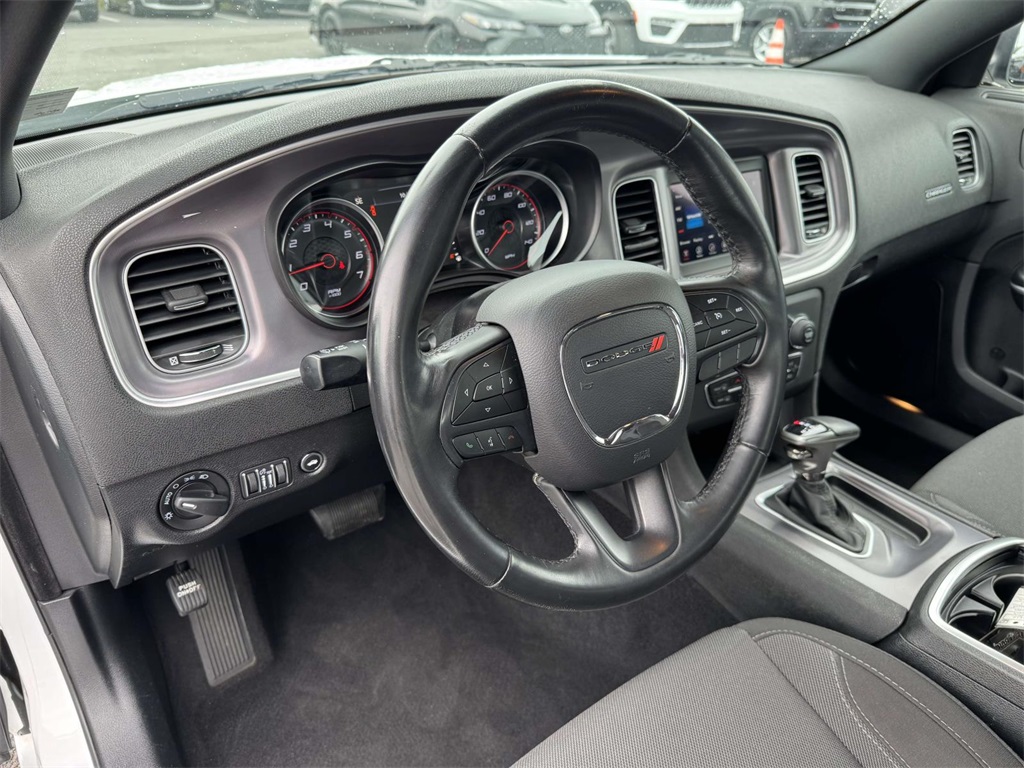 2019 Dodge Charger SXT photo 2