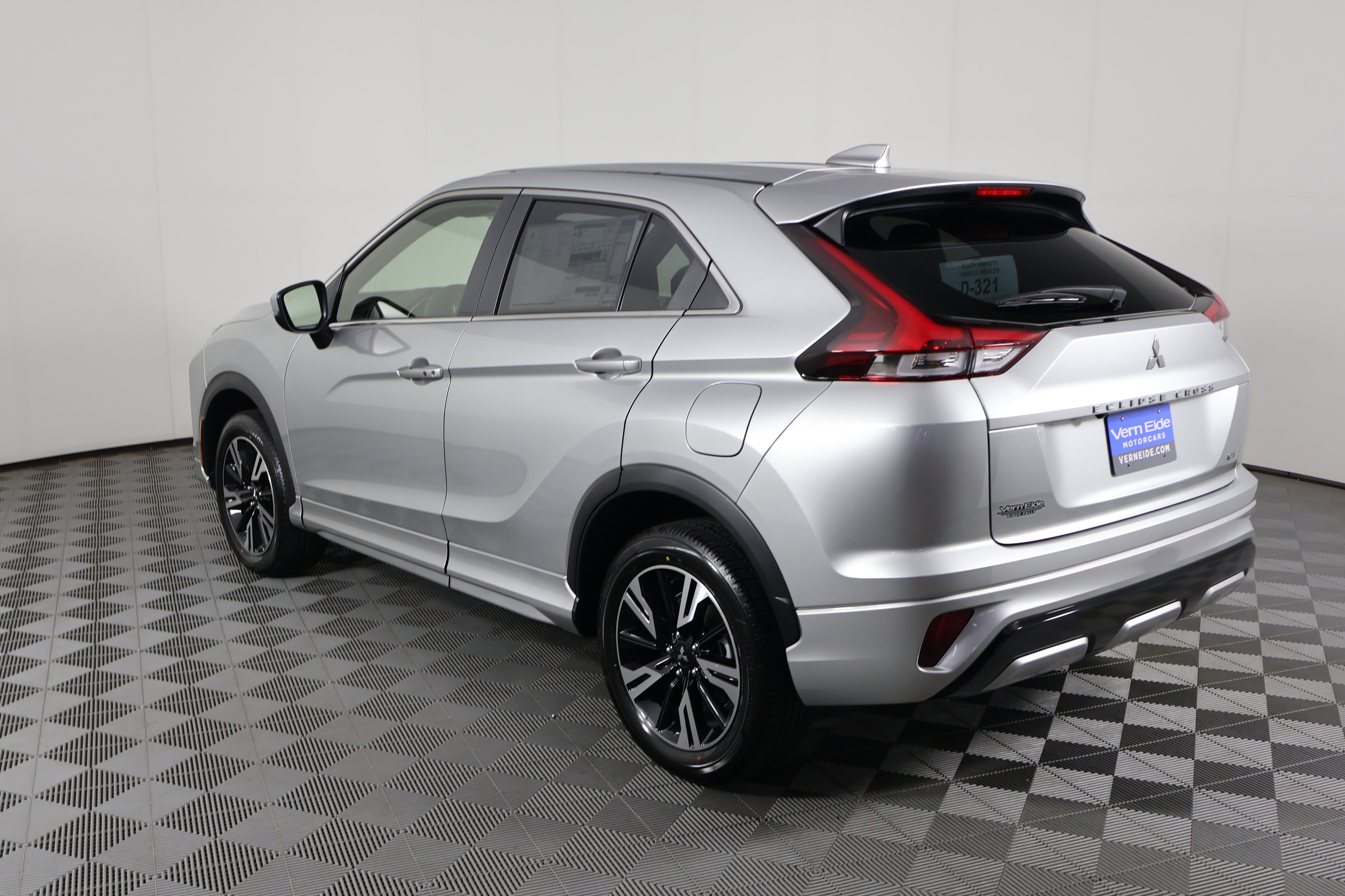 2025 Mitsubishi Eclipse Cross SEL photo 8