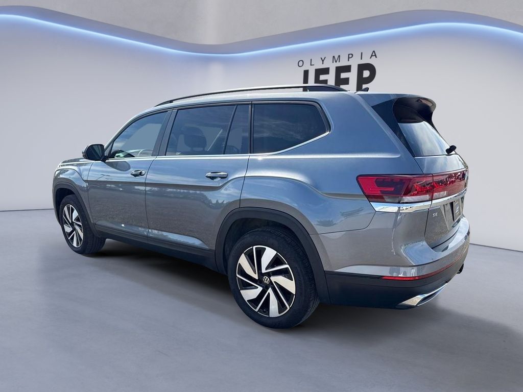2024 Volkswagen Atlas SE Technology photo 2