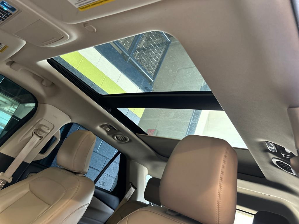 2021 Ford Explorer XLT photo 12