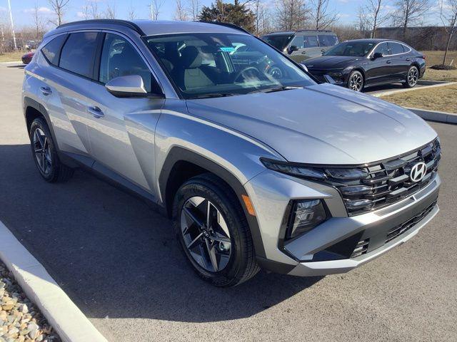 2025 Hyundai Tucson SEL photo 3