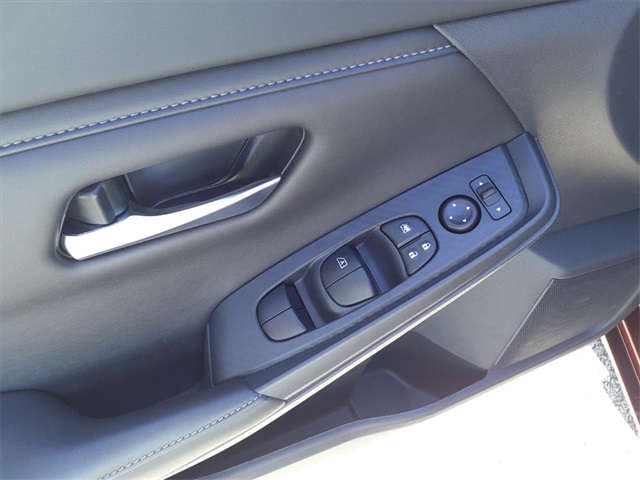 2025 Nissan Sentra SV photo 11