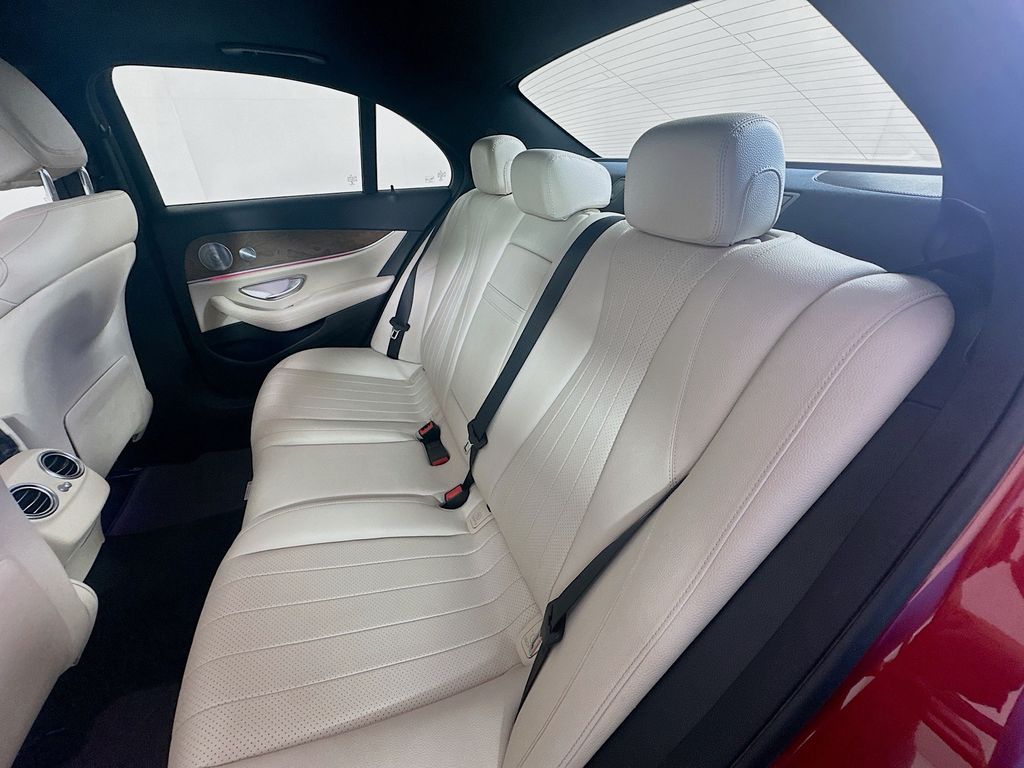 2018 Mercedes Benz E 300 photo 22