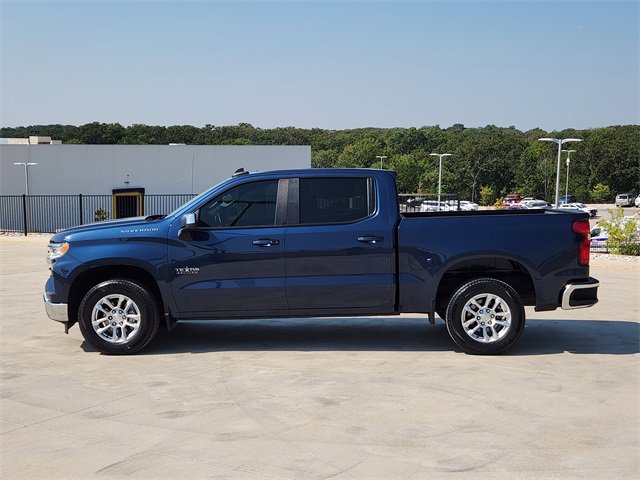 2022 Chevrolet Silverado 1500 LT photo 3