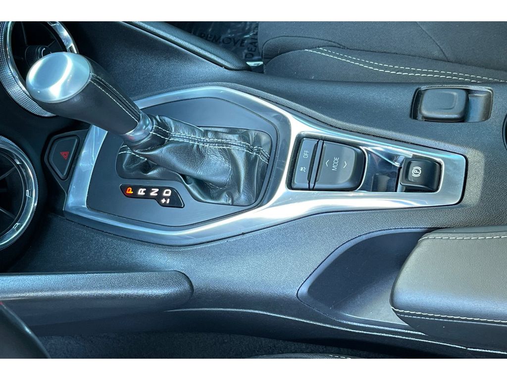 2017 Chevrolet Camaro 1LT photo 28