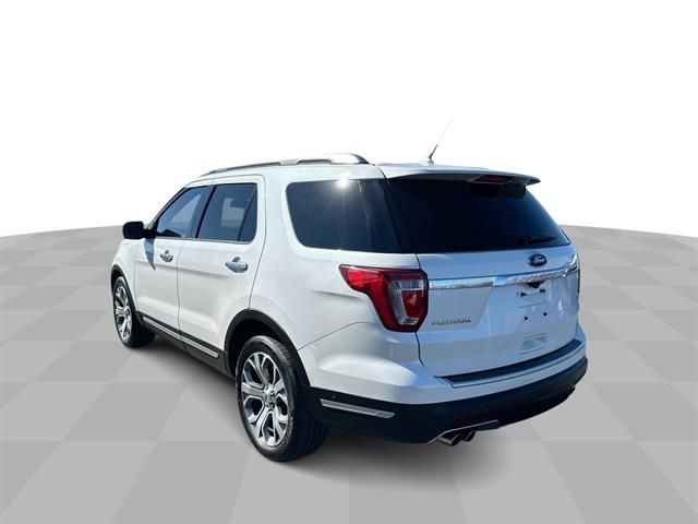 2018 Ford Explorer Platinum photo 2
