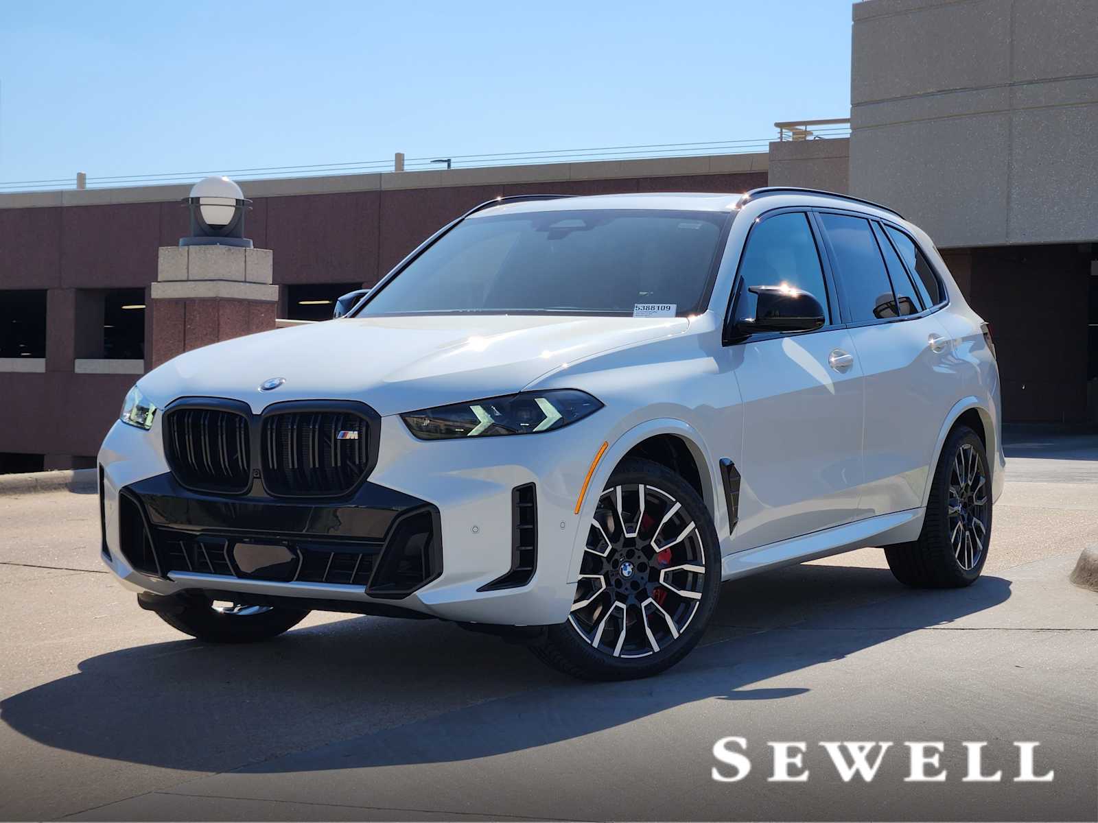 2026 BMW X5 M60i's photo