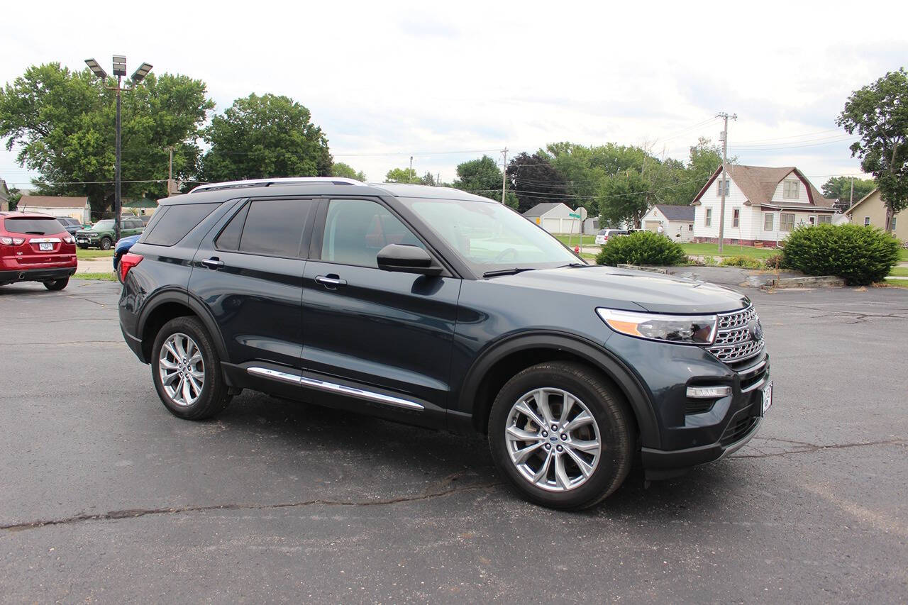 2023 Ford Explorer Limited photo 3
