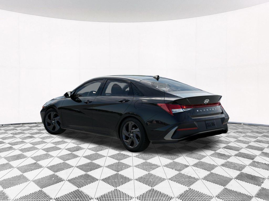 2026 Hyundai Elantra SEL Sport photo 4