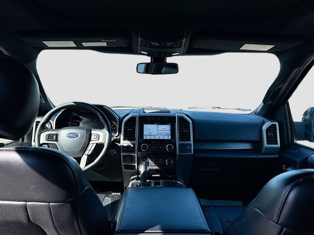 2017 Ford F-150 Lariat photo 19