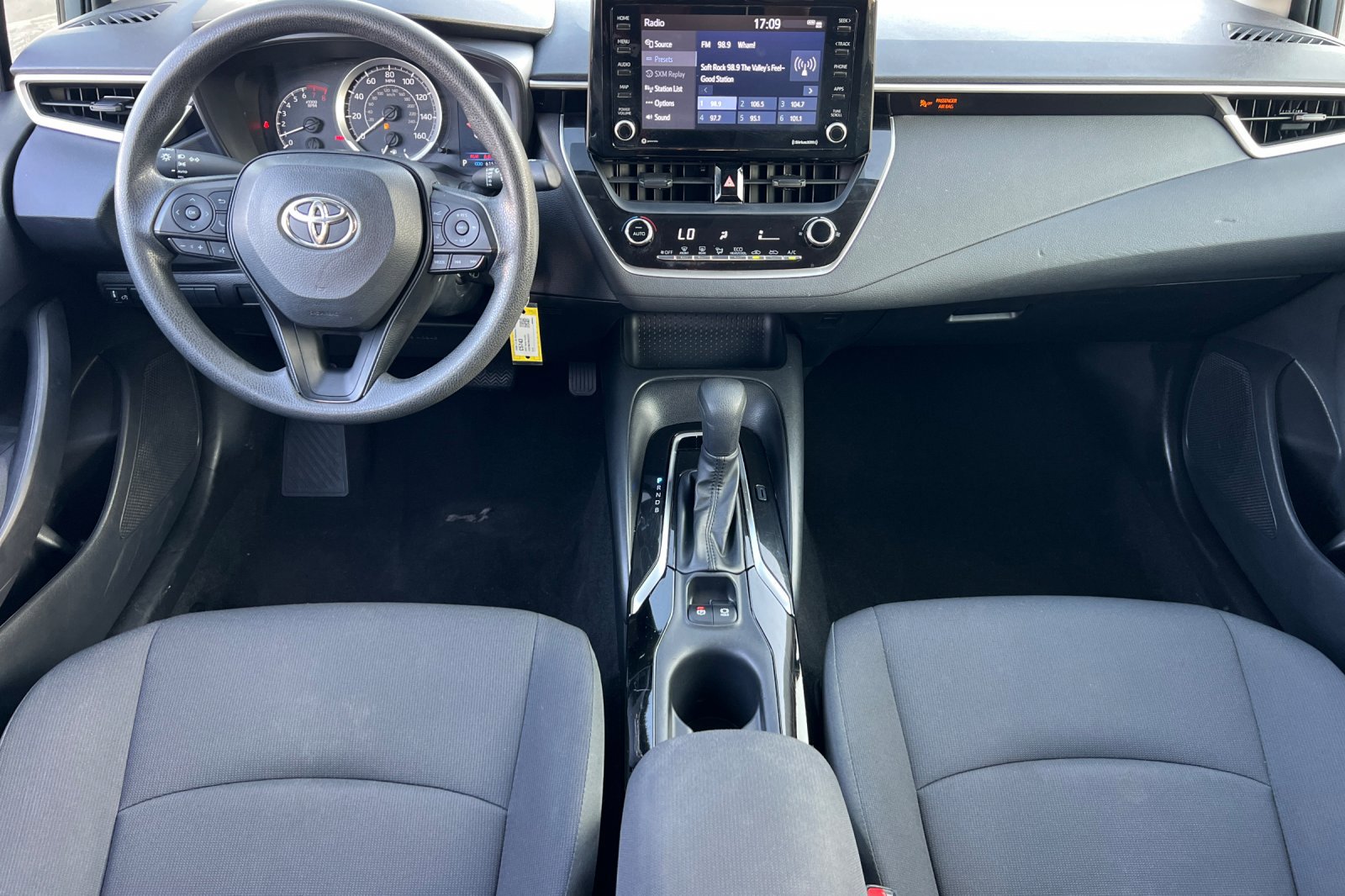 2022 Toyota Corolla LE photo 12