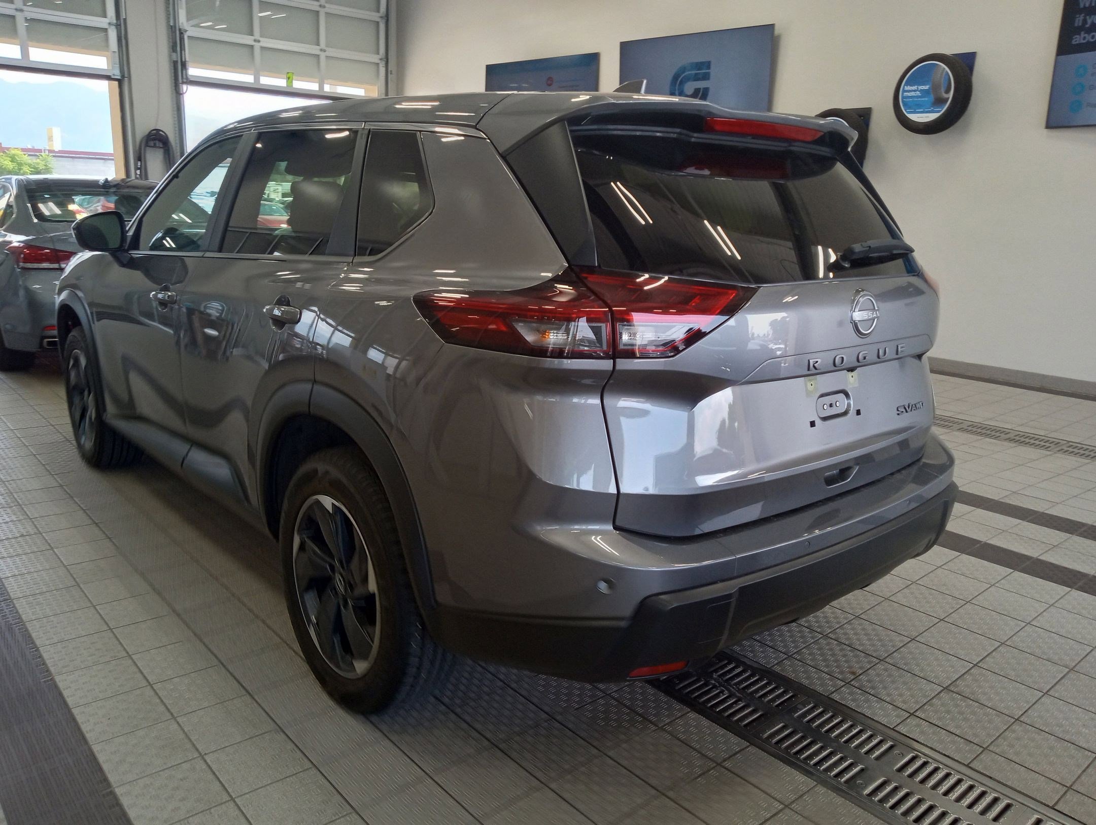 2024 Nissan Rogue SV photo 5