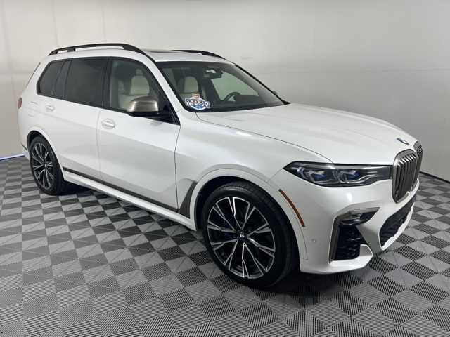 2021 BMW X7 M50i's photo
