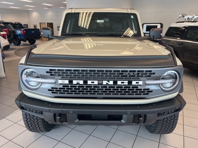 2025 Ford Bronco Badlands photo 2