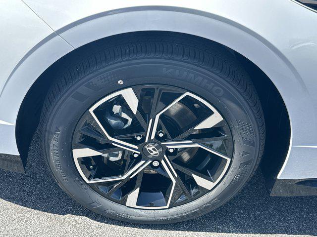 2025 Hyundai Sonata SEL photo 10