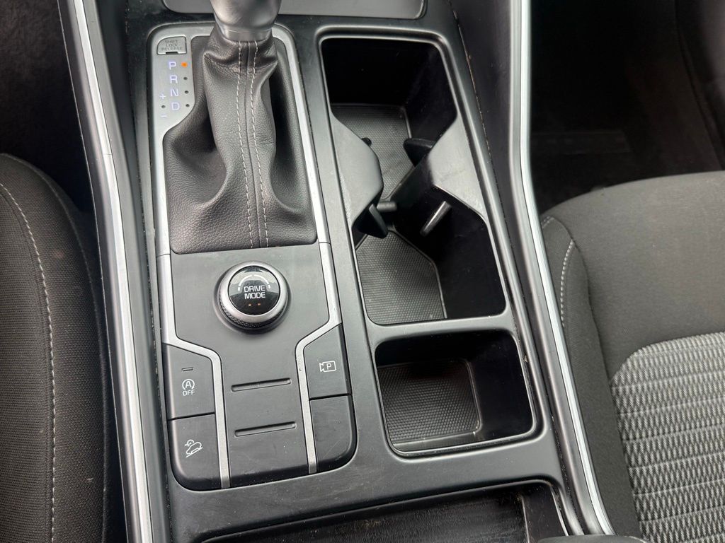 2022 Kia Sorento LX photo 16