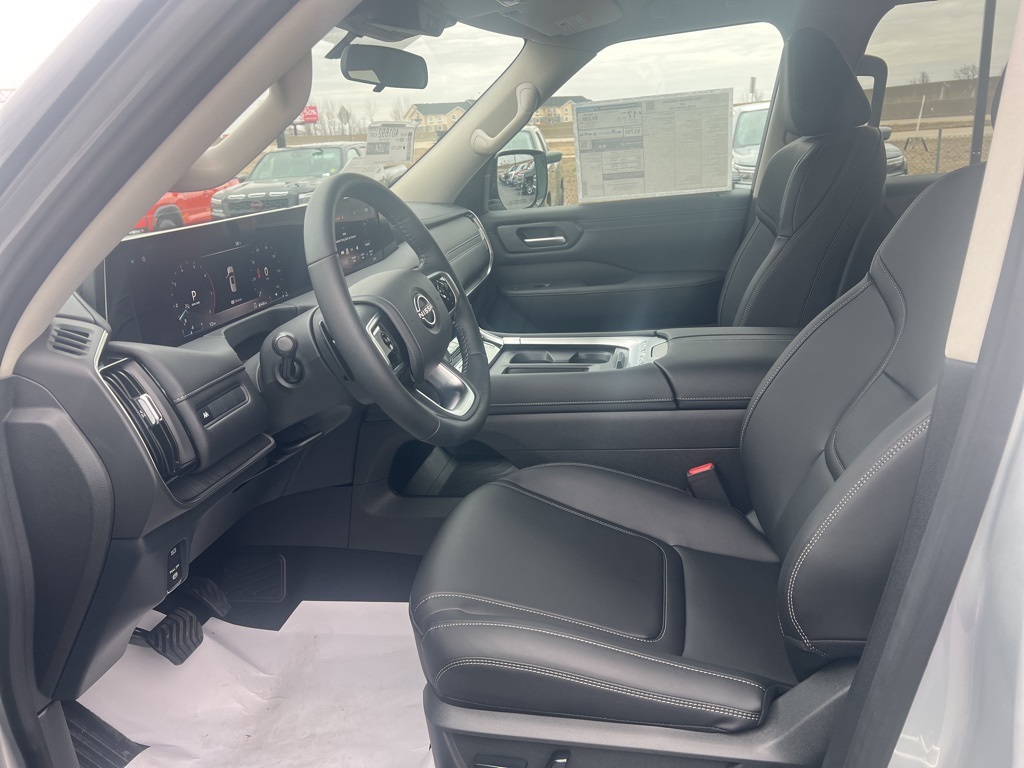 2025 Nissan Armada SV photo 10