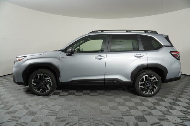 2025 Subaru Forester Premium photo 4
