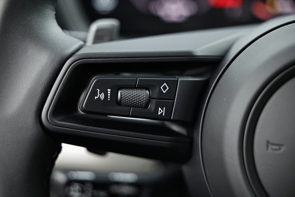 2026 Porsche Cayenne photo 36