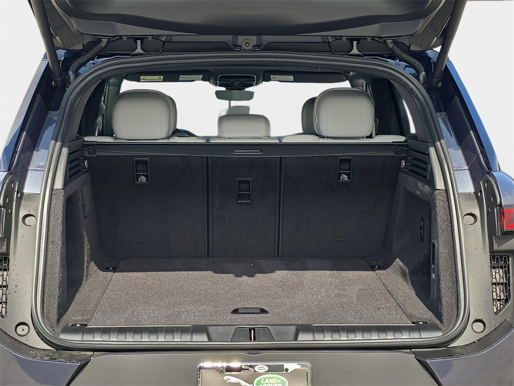 2025 Land Rover Range Rover Sport SE photo 2
