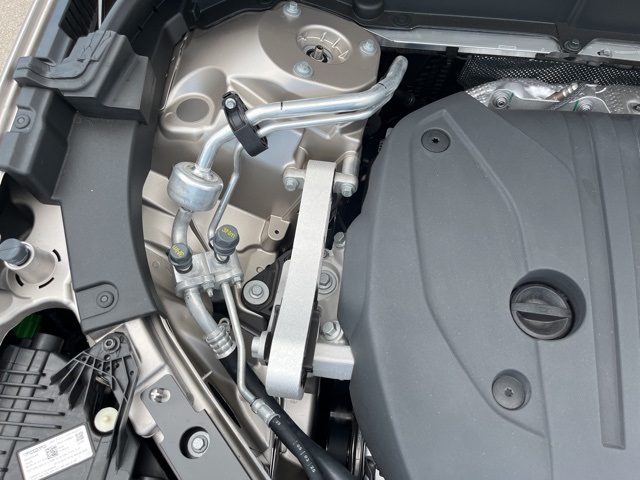 2025 Volvo XC60 B5 photo 28