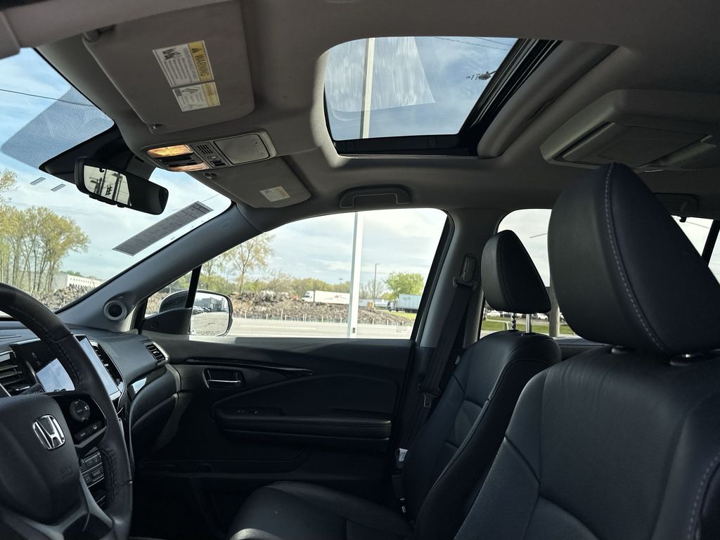 2022 Honda Pilot Touring photo 27