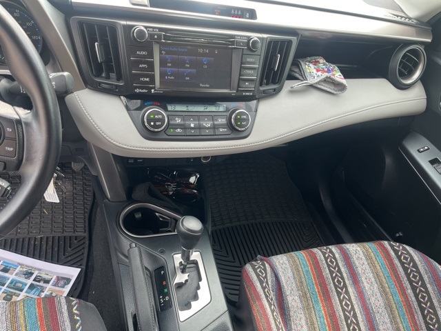 2017 Toyota RAV4 XLE photo 7