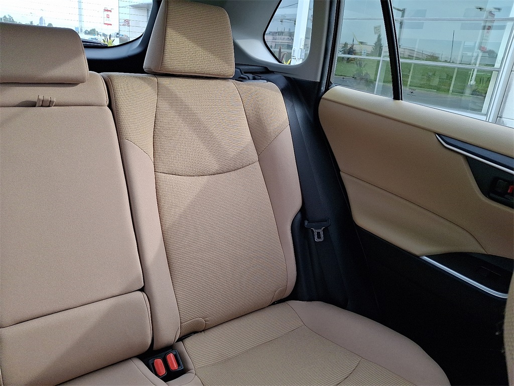2023 Toyota RAV4 LE photo 14