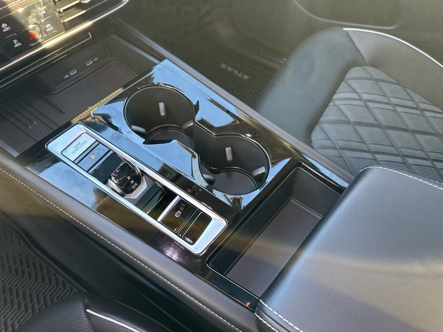 2025 Volkswagen Atlas SEL Premium R-Line photo 22