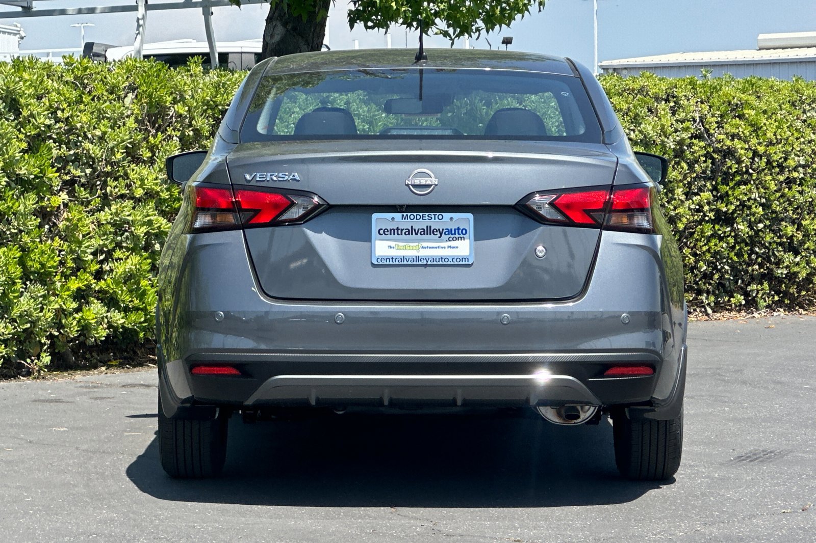 2025 Nissan Versa S photo 5
