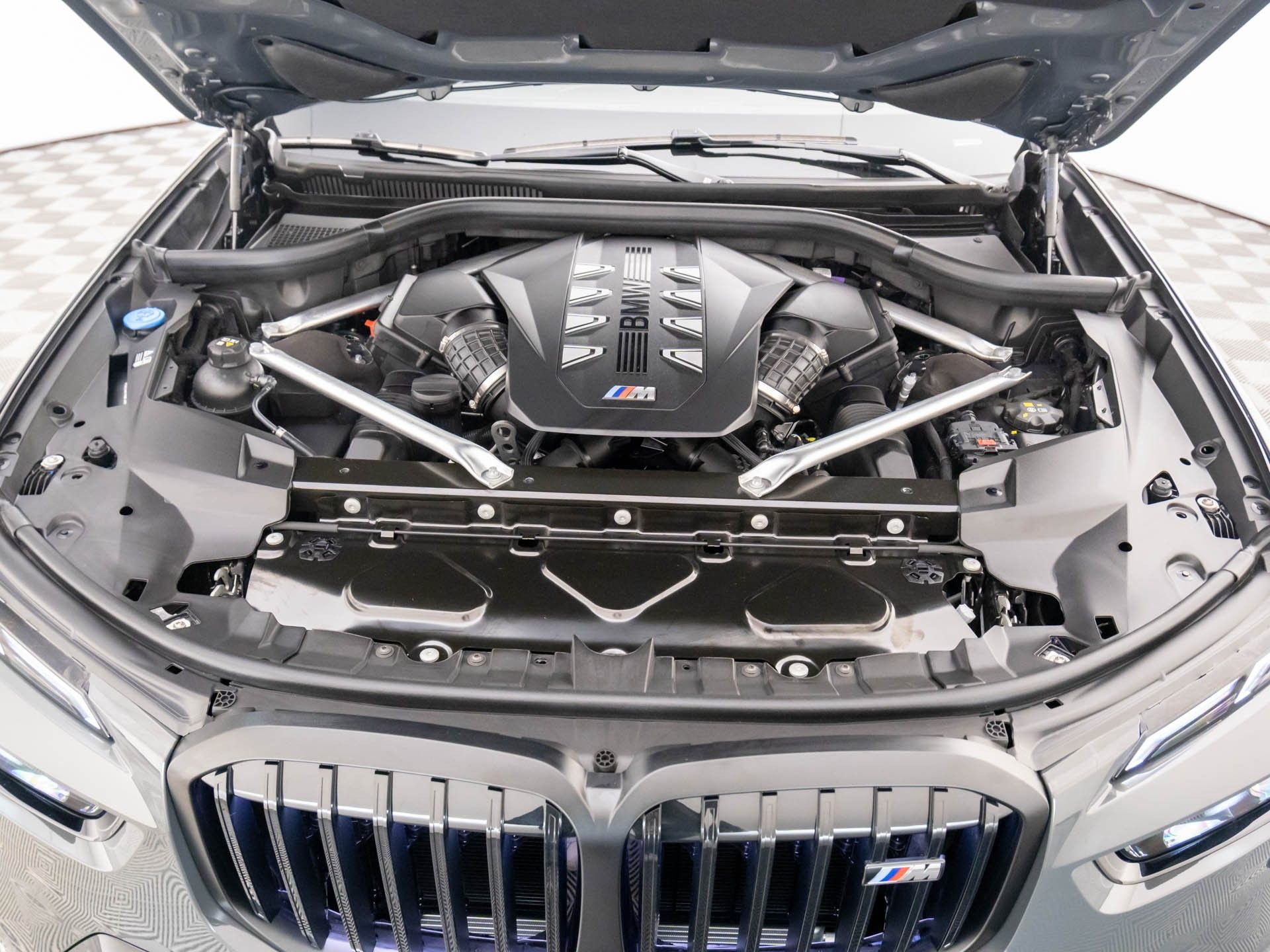 New 2026 Dravit Grey Metallic BMW M60i image 29
