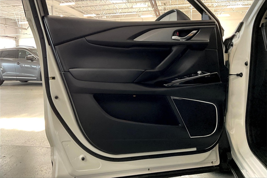 2022 Mazda CX-9 Touring photo 18