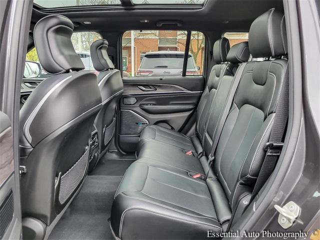 2024 JEEP GRAND CHEROKEE - Image 11