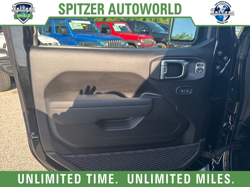 2025 Jeep Wrangler Willys photo 3