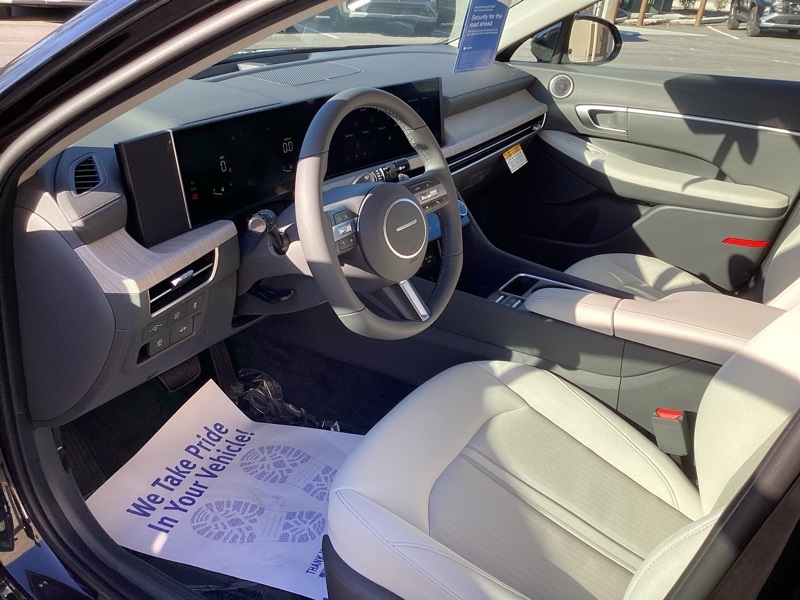 2025 Hyundai Sonata Hybrid SEL photo 27