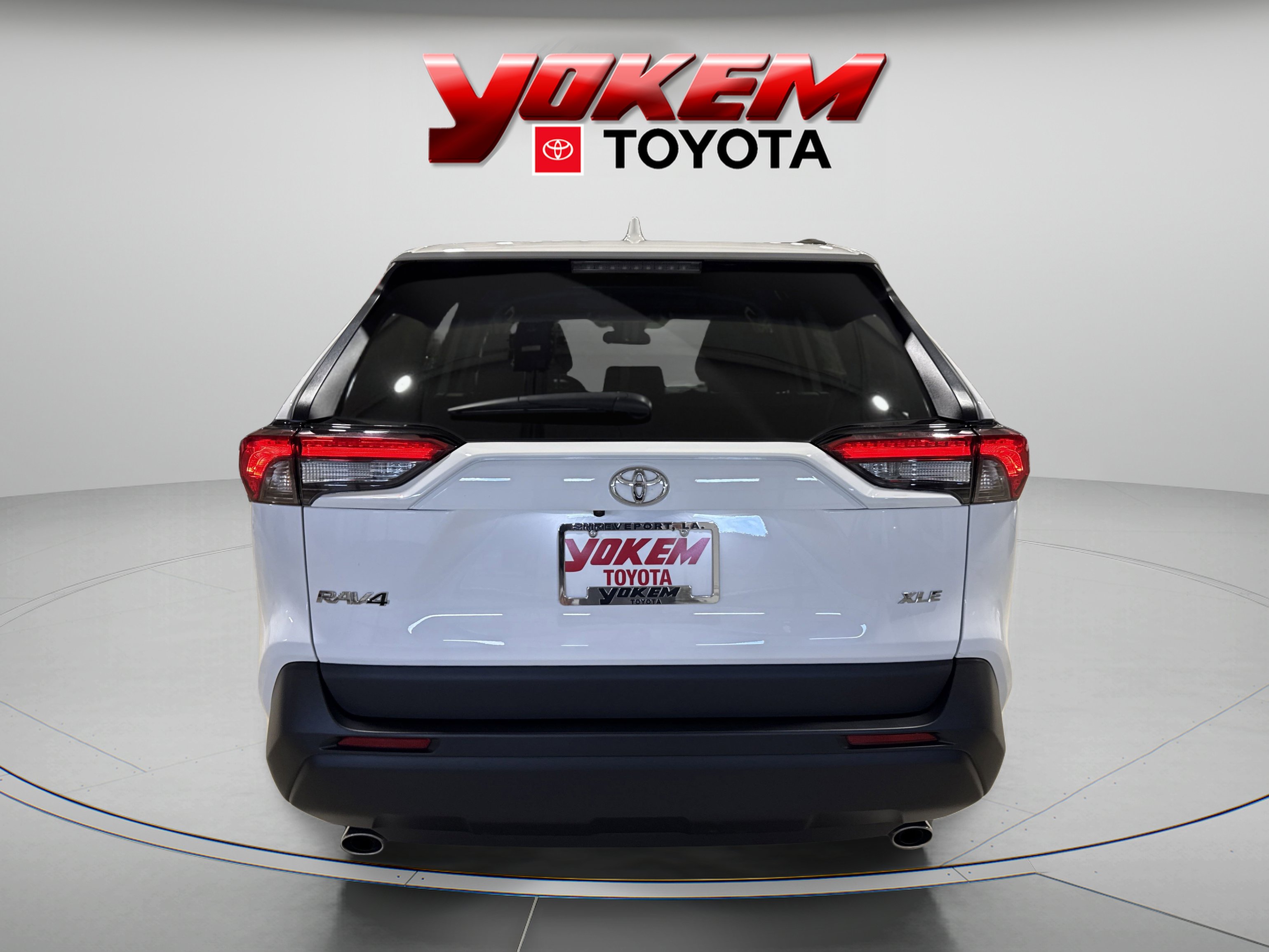 2024 Toyota RAV4 XLE photo 4