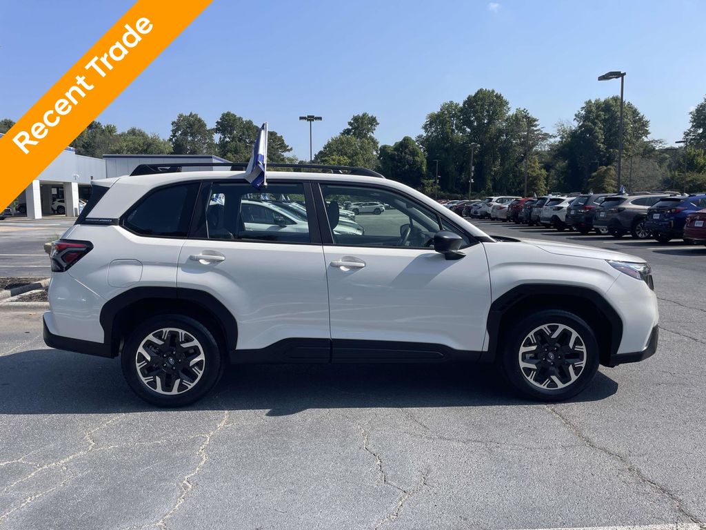 2025 Subaru Forester Base photo 2