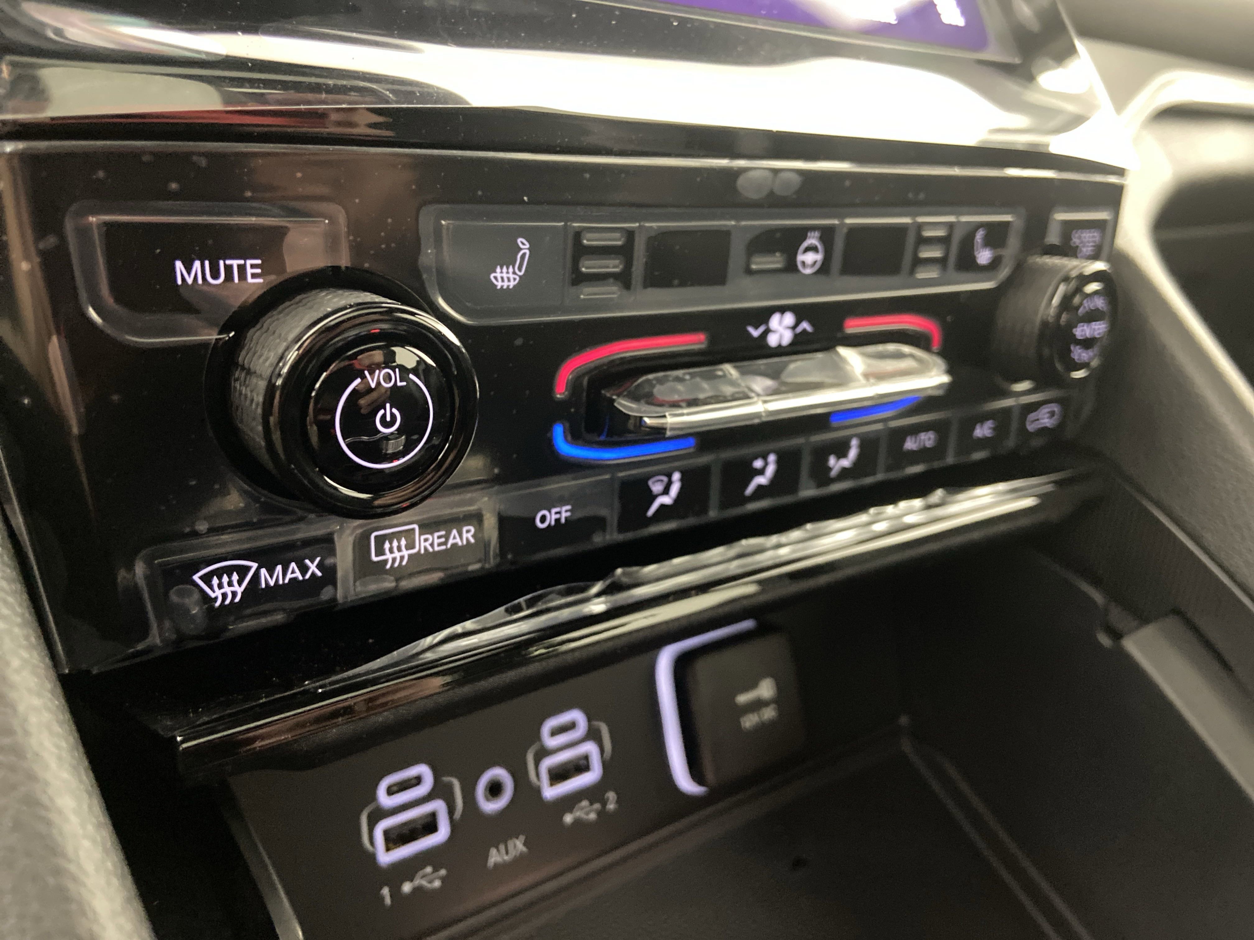 2025 Jeep Grand Cherokee Laredo Altitude photo 9