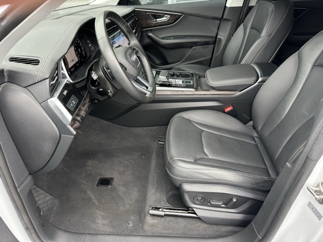 2023 Audi Q8 55 Premium photo 7