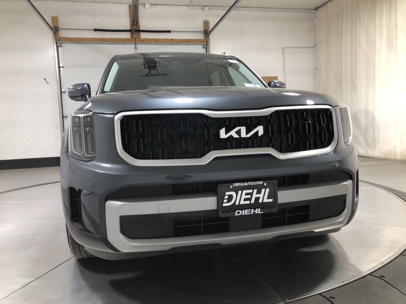 2023 Kia Telluride LX photo 2