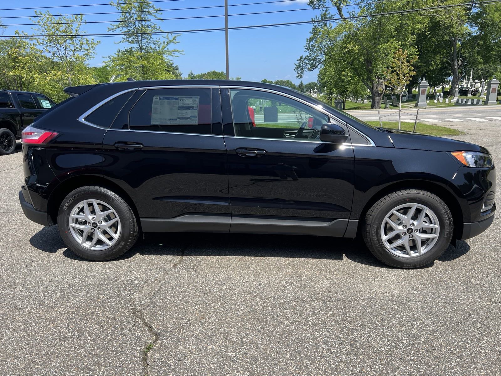 2023 Ford Edge SEL photo 4